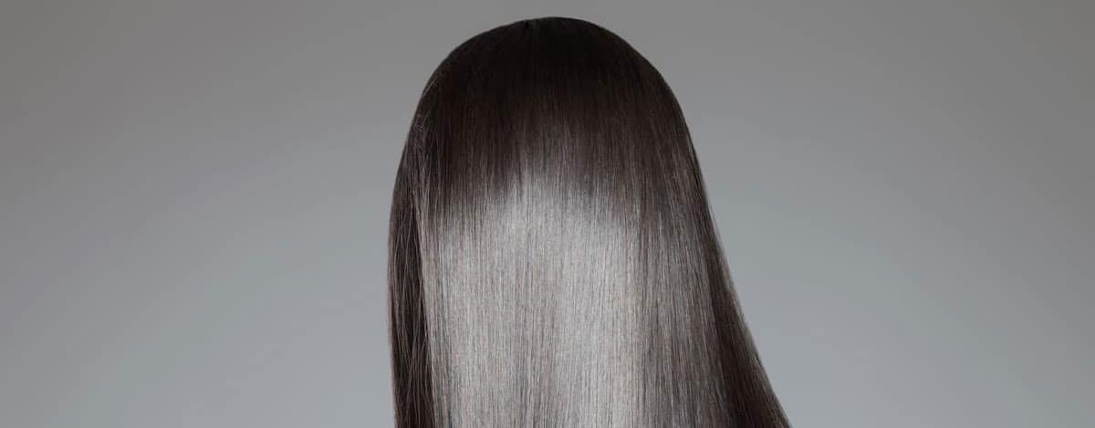 imagen de chica con pelo alisado