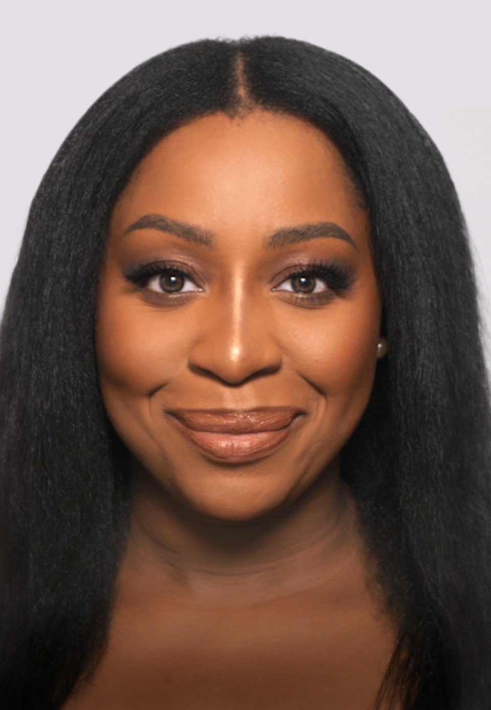 ¿Cómo alisar el cabello afro 4C?  