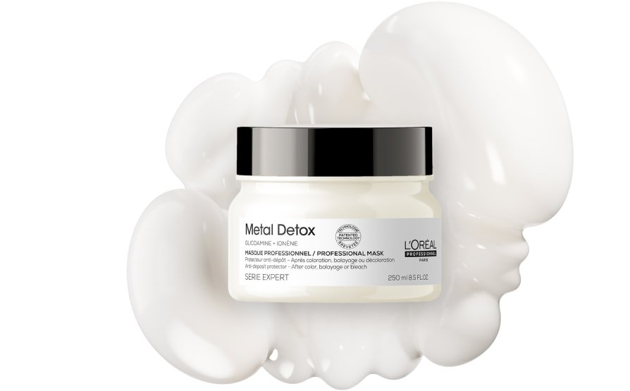 El champú Metal Detox, que combate la rotura del cabello, limpia tu melena a la vez que ayuda a preservar su fuerza, suavidad y calidad.