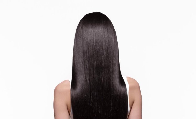 Centrándonos en tres tipos diferentes de cabello femenino, ilustrando consejos y técnicas para lograr un cabello sano y brillante.
