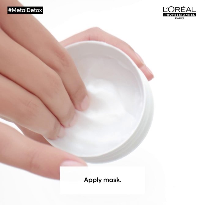 Mascarilla capilar para todo tipo de cabello: desde la aplicación manual sobre el cabello mojado hasta el enjuague final para un resultado suave y profesional.