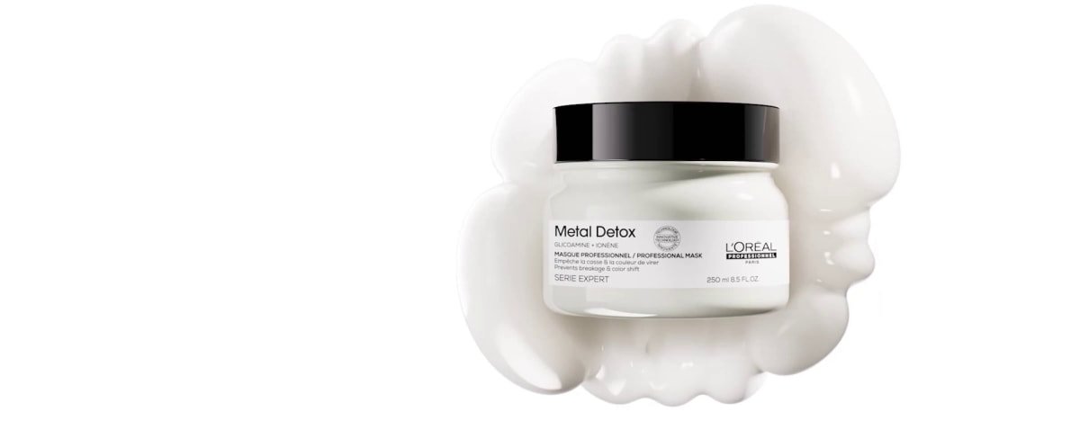 Presentación de la mascarilla Metal Detox de L’Oréal Professionnel, que muestra cómo protege el cabello de la acumulación de metales y los daños causados ​​por el agua dura.
